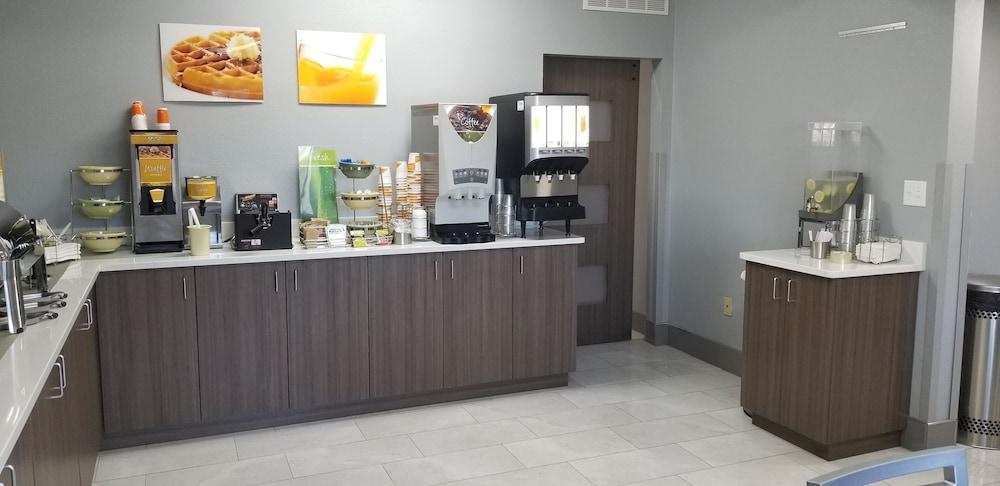 Quality Inn Pelham I-65 Exit 246 מראה חיצוני תמונה