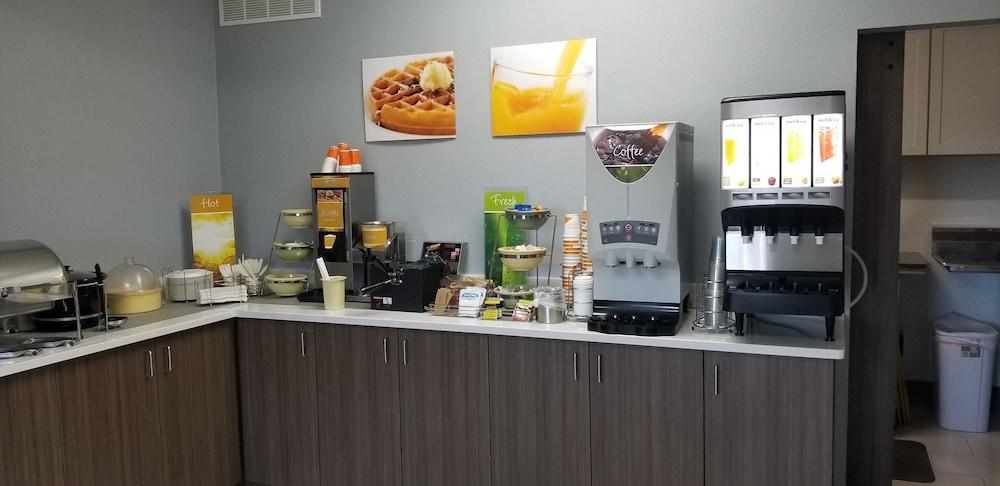 Quality Inn Pelham I-65 Exit 246 מראה חיצוני תמונה