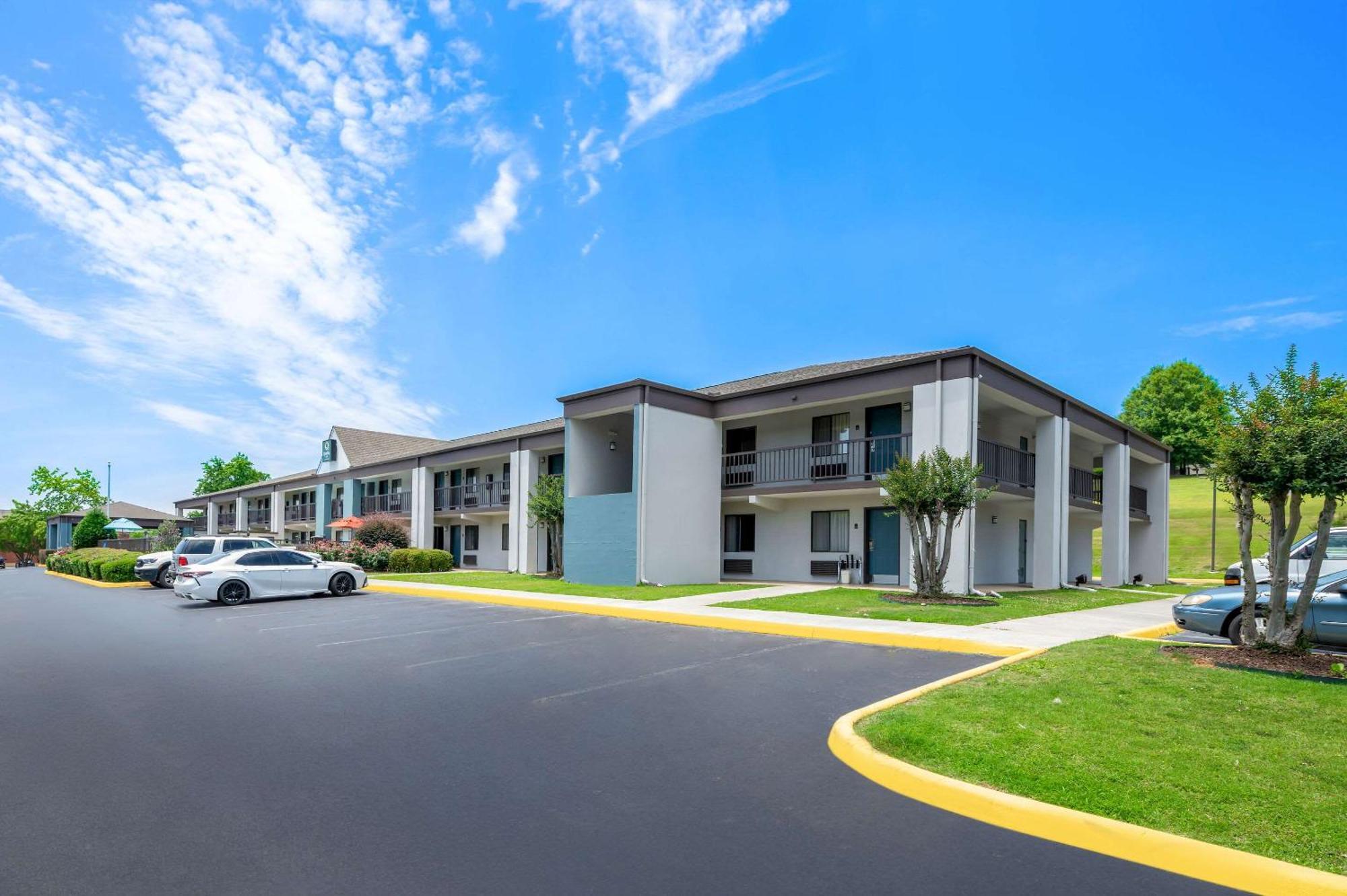 Quality Inn Pelham I-65 Exit 246 מראה חיצוני תמונה